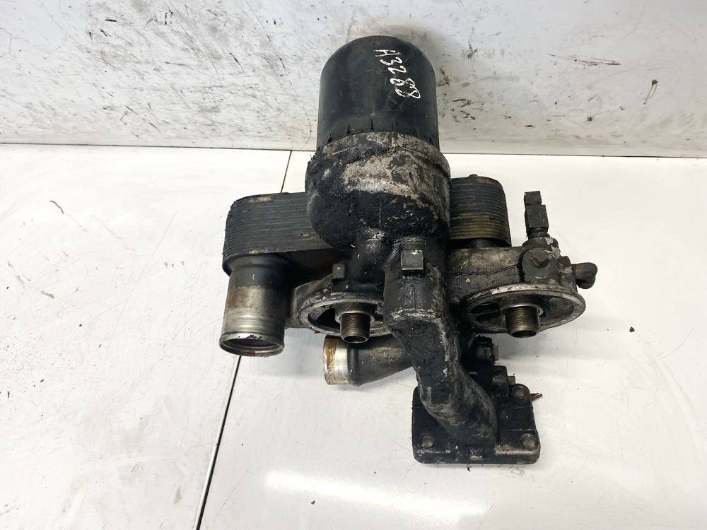 Truck - Renault Magnum 2001 Oil Filter Housing (oil filter cooler)