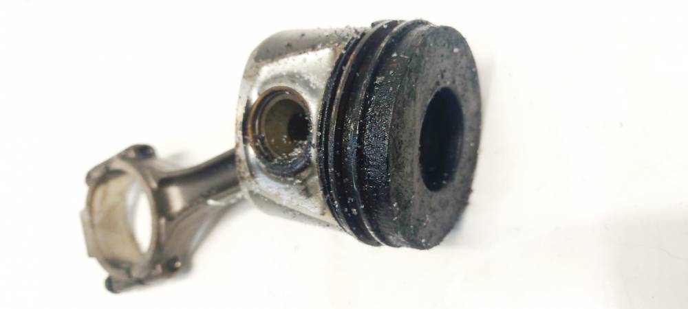 Audi A3 2004 Tłok z korbowodem - Thumbnail 2