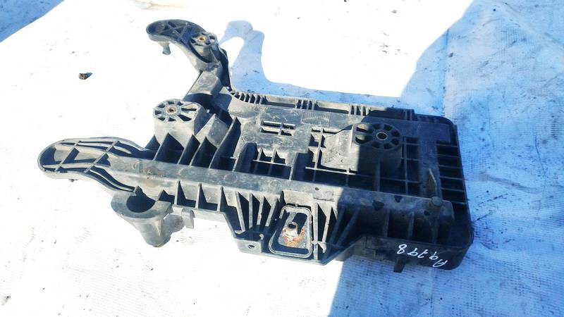 1K0915333C Volkswagen Passat 2006 Pad de Batterie - Thumbnail 2