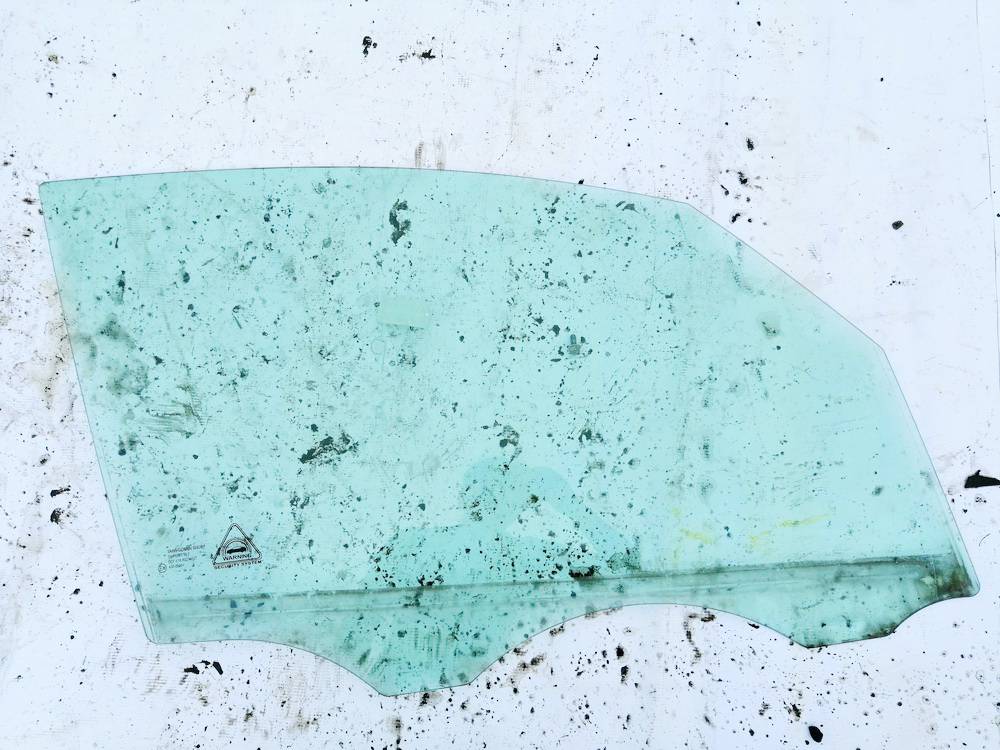 43R00351 Kia Venga 2011 Oven lasi - EDESSÄ OIKEALLA