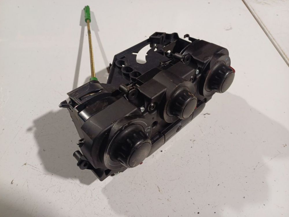 Seat Leon 2007 Climate Control Panel (heater control switches) - Thumbnail 3