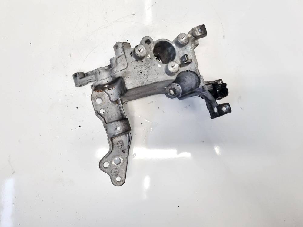 9804121180 Citroen C4 2018 Engine Mount Bracket and Gearbox Mount Bracket