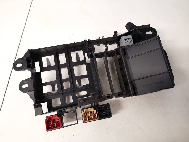 4F0971845 Audi A6 2005 Fuse box