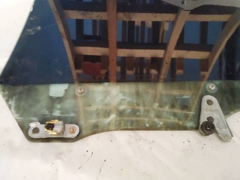 Subaru Forester 2000 Durvju stikls - AIZMUGURE PA LABI - Thumbnail 3