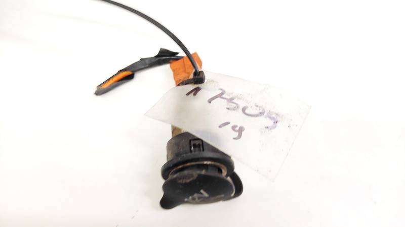 1S7T19N236AA Ford C-MAX 2005 Mechero del coche