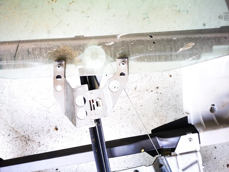 Audi A4 1996 Oven lasi - TAKANA OIKEALLA - Thumbnail 3