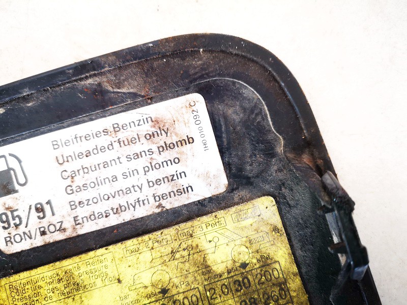 1H0010092C Audi A4 1996 Polttoainesäiliön ulkoinen korkki - Thumbnail 3