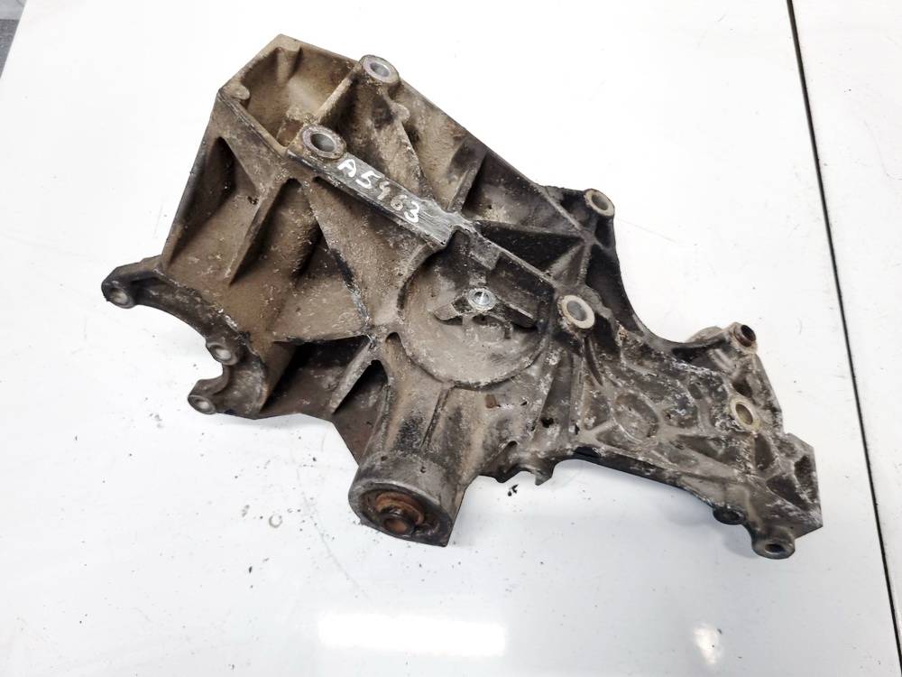 038903143AE Volkswagen Passat 2001 Wspornik silnika
