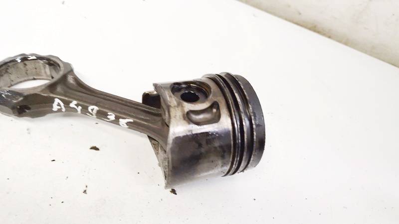 Audi A4 1996 Stumoklis su svaistikliu - Thumbnail 2