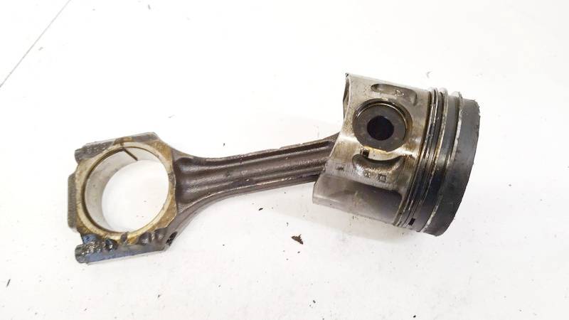 Audi A4 1996 Tłok z korbowodem