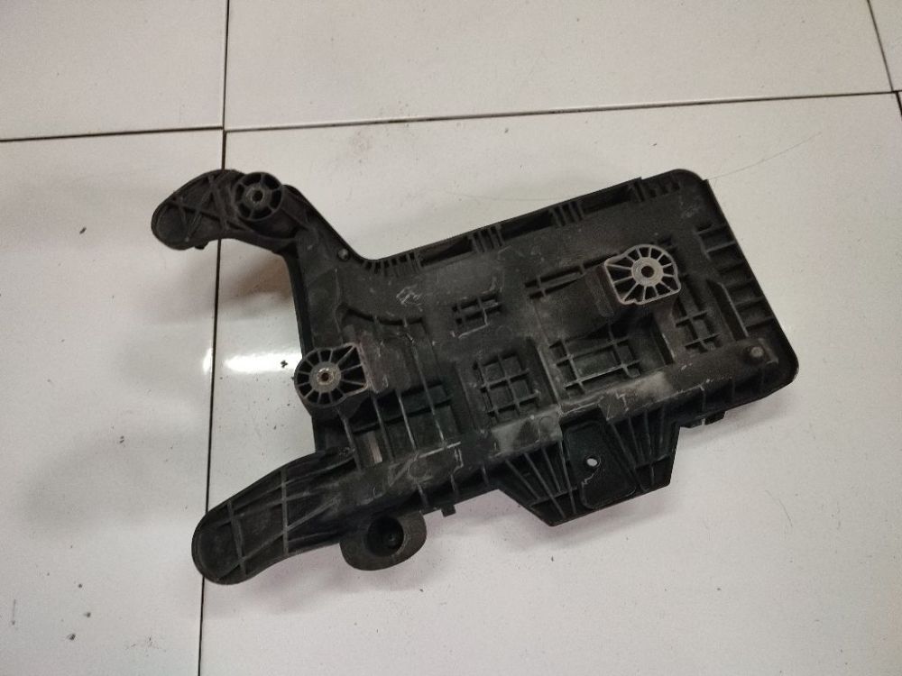 1K0915333B Audi A3 2003 Obudowa baterii - akumulatora - Thumbnail 3