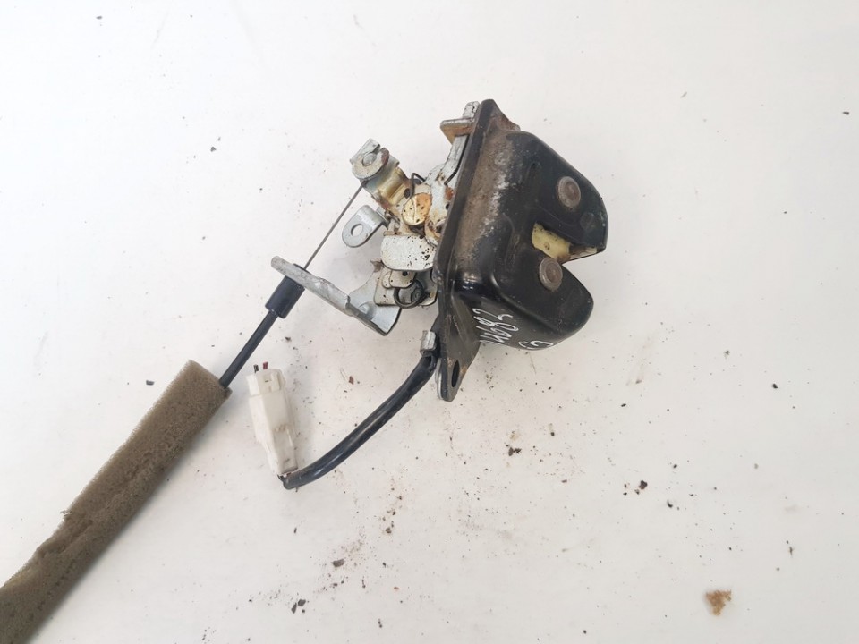 Nissan Almera 2000 Takaluukun lukko - TAKANA