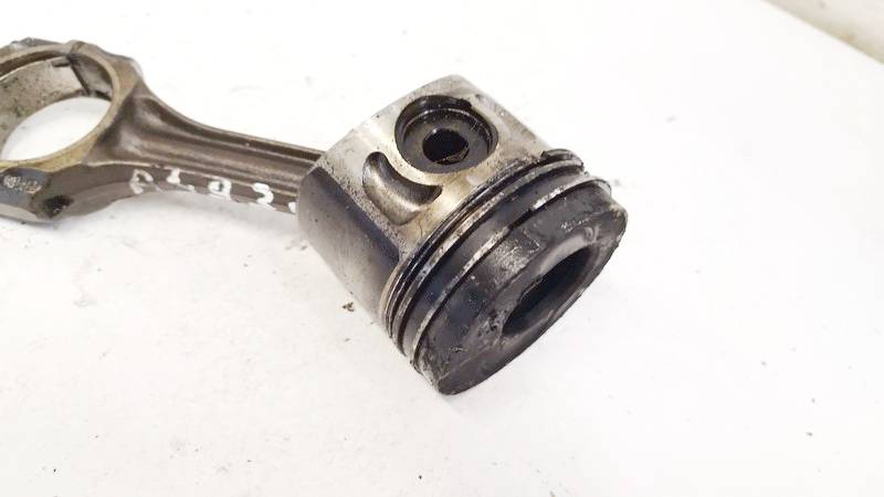 Audi A4 1996 Stumoklis su svaistikliu - Thumbnail 2