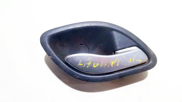 8200000724 Renault Laguna 2003 Door Handle Interior - FRONT RIGHT