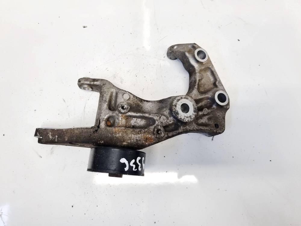 Opel Astra 2012 Variklio kronsteinas ir Greiciu dezes kronsteinas