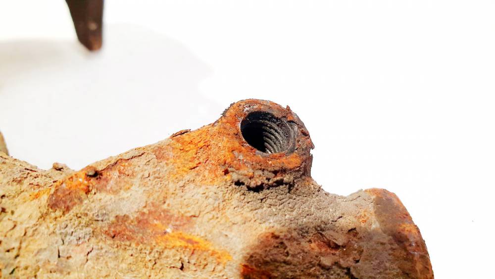 Volkswagen Golf 1998 Steering knuckle - FRONT LEFT - Thumbnail 3