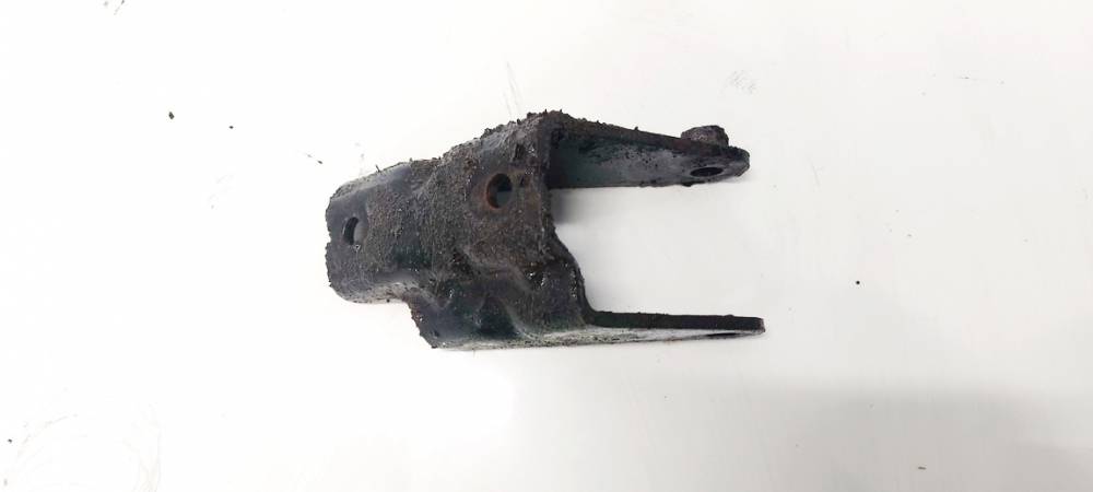 Nissan X-Trail 2001 Engine Mount Bracket and Gearbox Mount Bracket