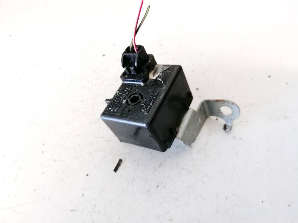 8665013010 Toyota Avensis 2004 Relay module - Thumbnail 2