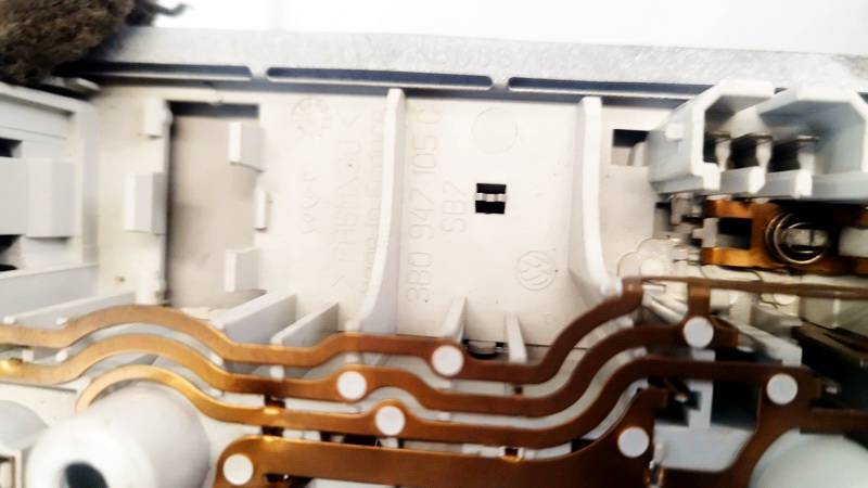 3B0947105C Volkswagen Golf 1998 Interior Light - FRONT - Thumbnail 3