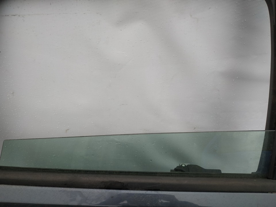 Ford Focus 2007 LUNA TRASERA DERECHA,
Luna de la puerta trasera - ABAJO A LA DERECHA