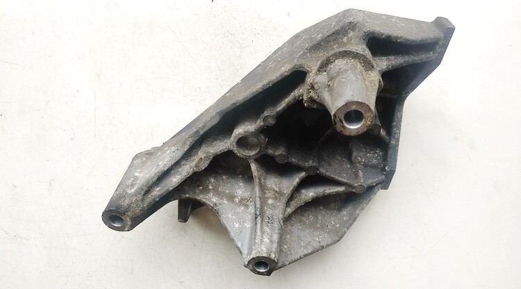 045199207H Volkswagen Polo 2006 Engine Mount Bracket and Gearbox Mount Bracket