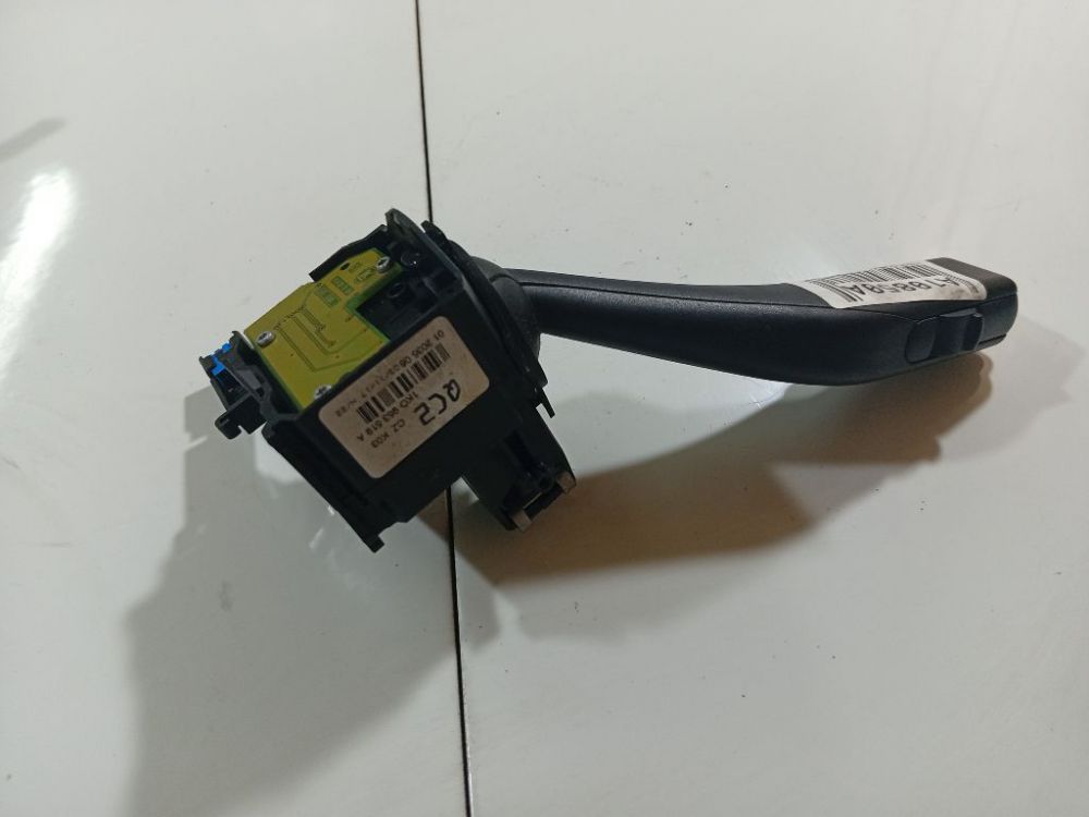 1K0953519A Volkswagen Golf 2003 Wiper ARM STEERING COLUMN SWITCH - Thumbnail 2