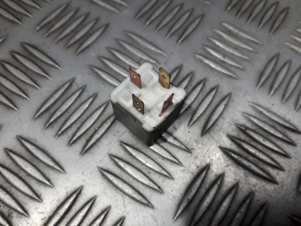 141951253B Volkswagen Passat 1993 Relay module - Thumbnail 2