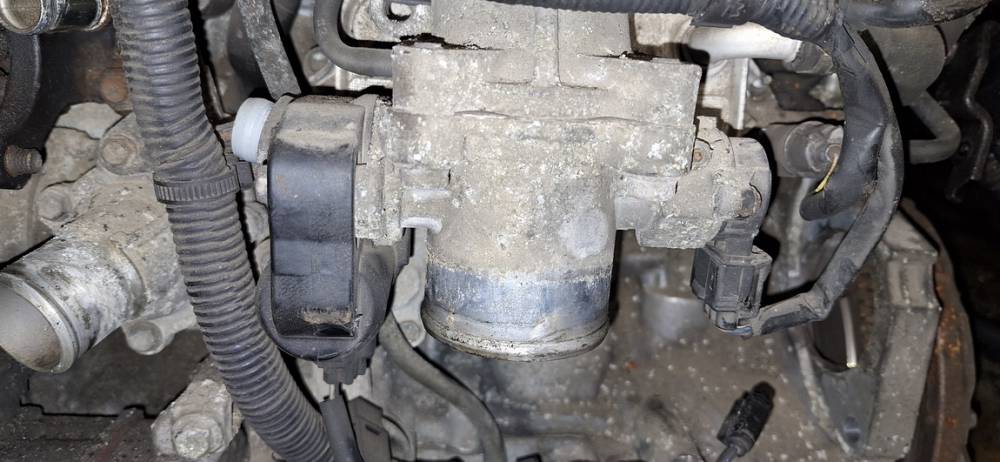 Toyota Avensis 2005 Suurella Virtaamalla Varustettu Kaasuläpän