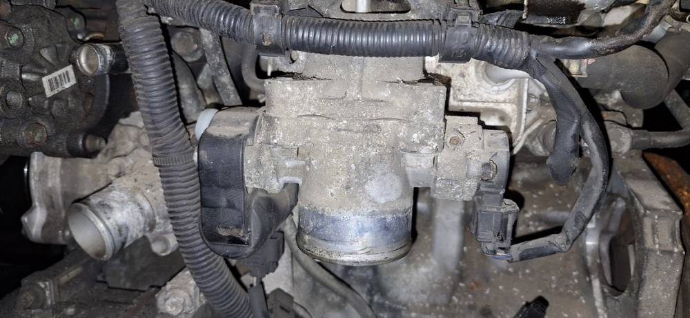 Toyota Avensis 2005 Suurella Virtaamalla Varustettu Kaasuläpän - Thumbnail 2