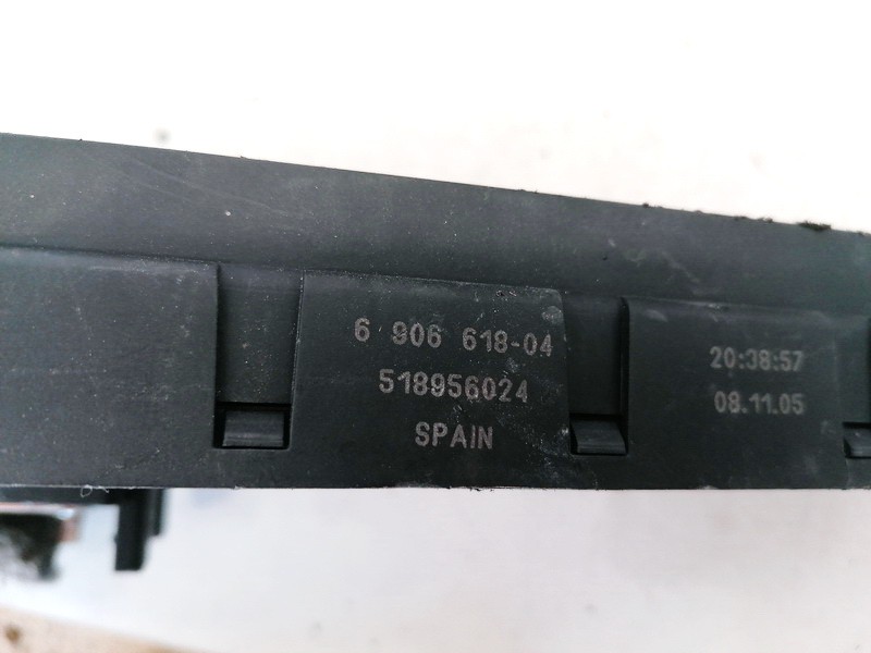 690661804 BMW 5-Series 2005 Fuse box - Thumbnail 3