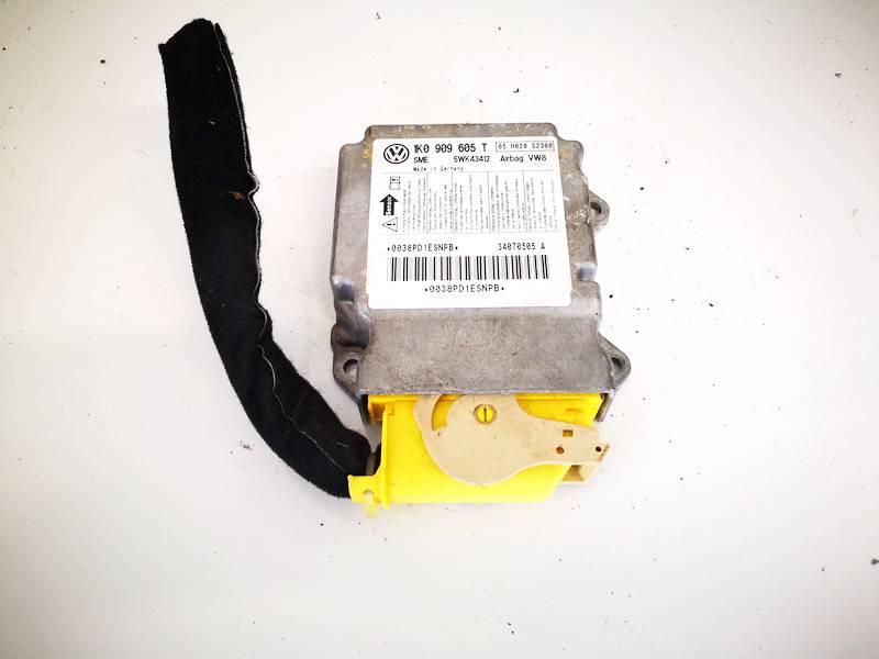 1K0909605T Volkswagen Golf 2007 Airbag crash sensors module