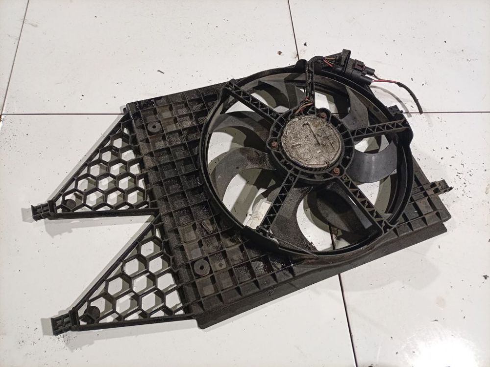 09193300 Volkswagen Polo 2011 Diffuser, Radiator Fan | EuroImpex