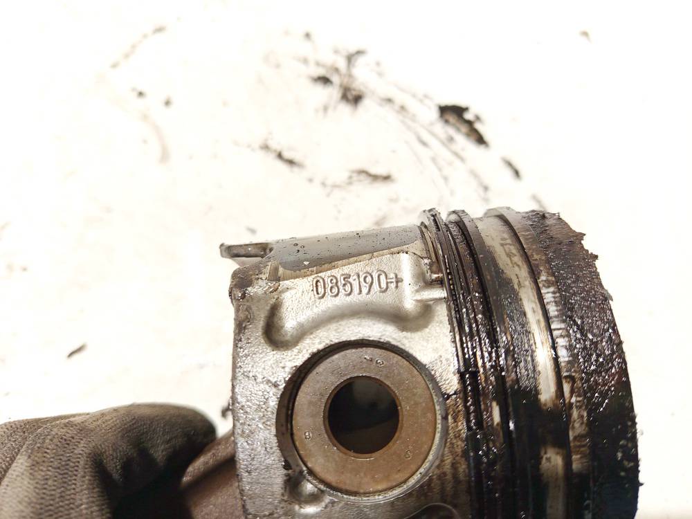 085190 Volvo V50 2006 Mäntä ja vauhtipyörä - Thumbnail 3