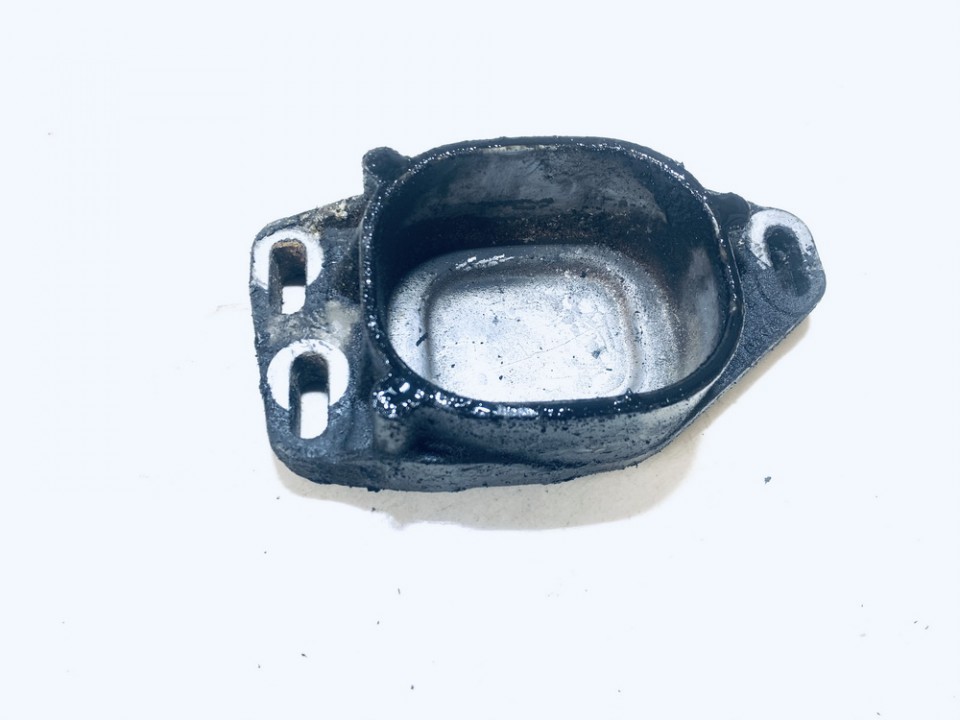 8D0199335 Volkswagen Passat 2002 Variklio kronsteinas ir Greiciu dezes kronsteinas