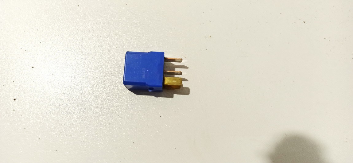 ACM33221 Mazda 5 2006 Relay module