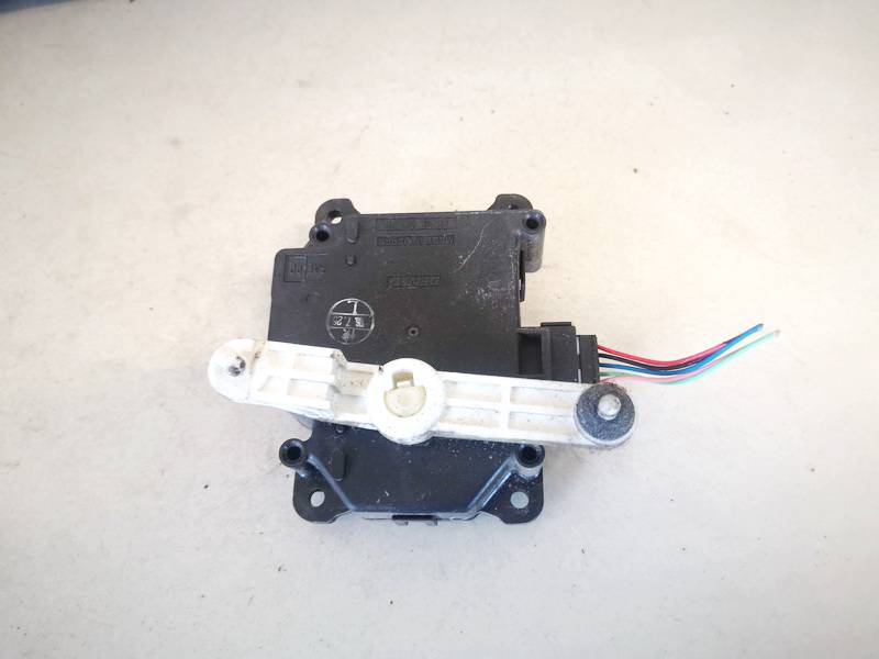 0638000240 Toyota Prius 2006 Silnik klapki nagrzewnicy - Thumbnail 3