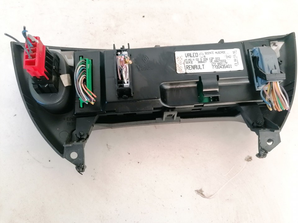 7700435401 Renault Scenic 2001 Climate Control Panel (heater control switches) - Thumbnail 3