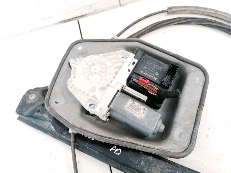 1K0959792C Volkswagen Golf 2004 Window Motor - FRONT RIGHT