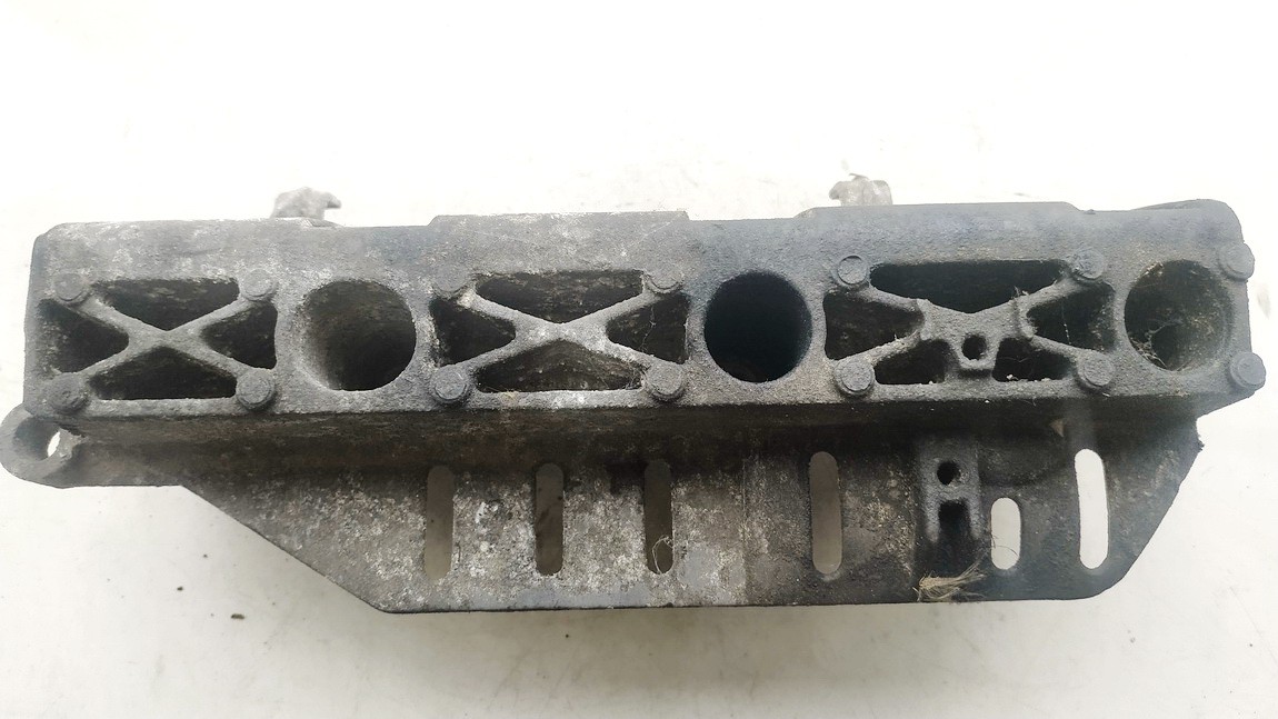 7700110112 Renault Laguna 2001 Variklio kronsteinas ir Greiciu dezes kronsteinas