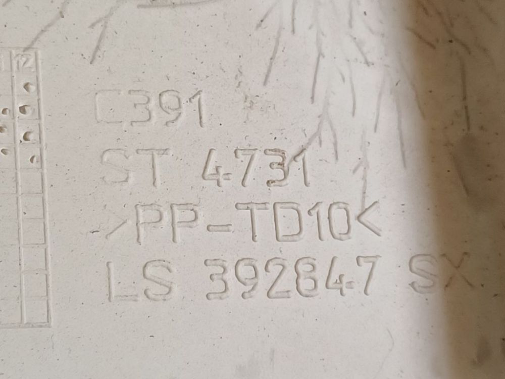 C391 Ford KA 2010 Pillar Trim - FRONT LEFT - Thumbnail 4