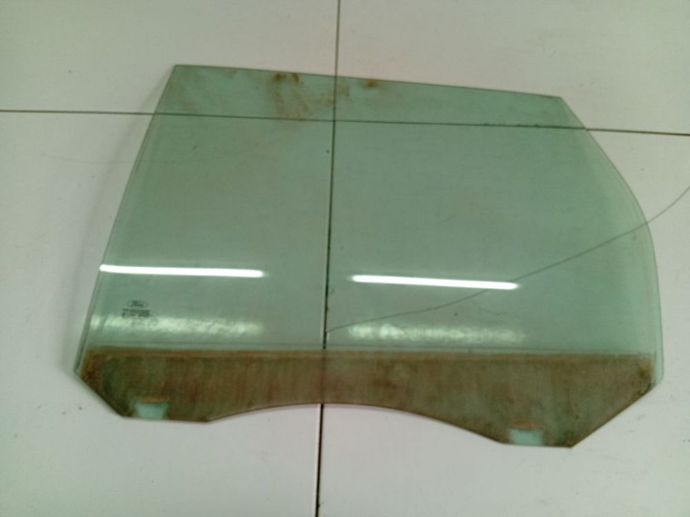 AS2 Ford Focus 2007 Oven lasi - TAKANA VASEMMALLA