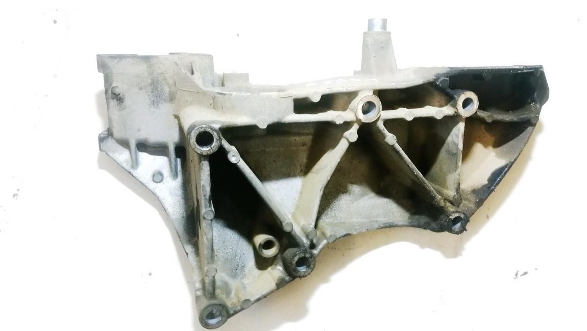 8200115762 Volvo V40 2001 Engine Mount Bracket and Gearbox Mount Bracket