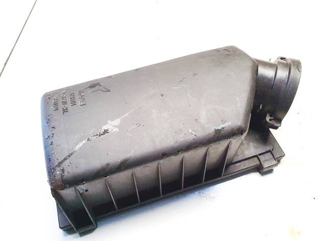 4235214 SAAB 900 1995 Air filter box