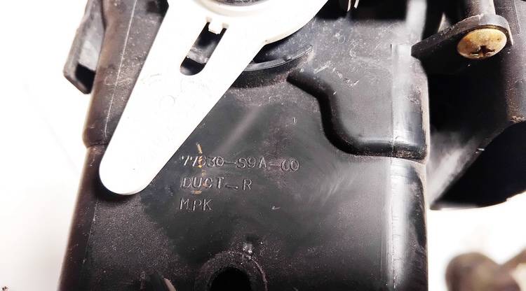 77630S9A00 Honda CR-V 2002 Sisäilman ilmanvaihtoritilät - Thumbnail 3