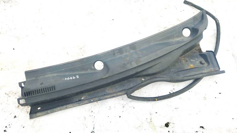 557820F010 Toyota Corolla Verso 2006 Abdeckung Windschutz Wasserkastenabdeckung