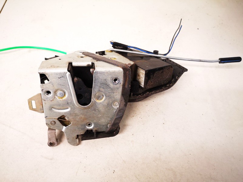 BMW 5-Series 1997 Zamek drzwi - PRZEDNIE PRAWE