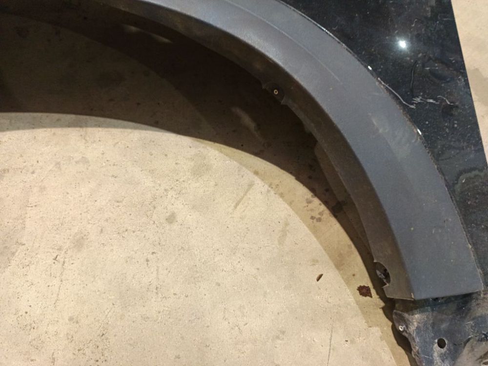 Volvo XC 90 2007 Wheel Arch (fender) Trim - FRONT LEFT - Thumbnail 4