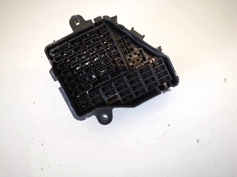 8D2941824 Audi A6 2002 Fuse box