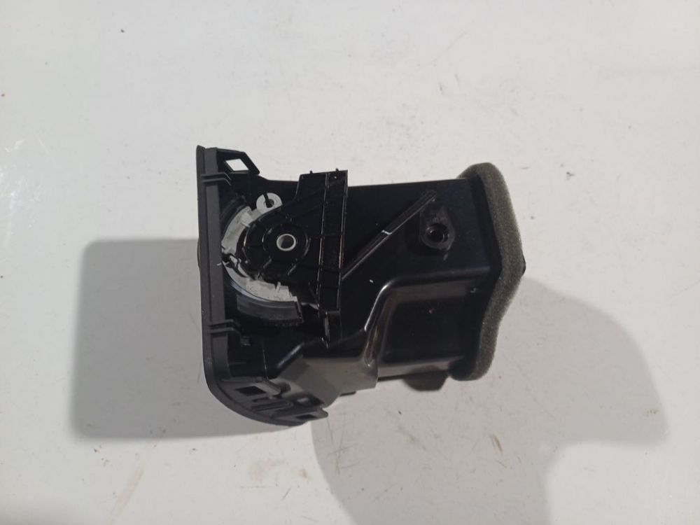 1K0819709 Volkswagen Jetta 2007 Dash Vent (Air Vent Grille) - Thumbnail 2