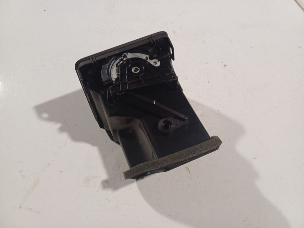 1K0819709 Volkswagen Jetta 2007 Dash Vent (Air Vent Grille) - Thumbnail 3